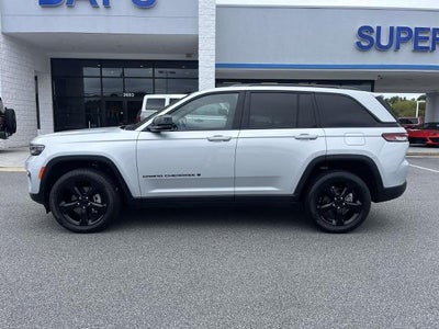 2023 Jeep Grand Cherokee Laredo 4x4
