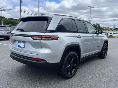 2023 Jeep Grand Cherokee Laredo 4x4