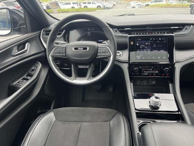 2023 Jeep Grand Cherokee Laredo 4x4
