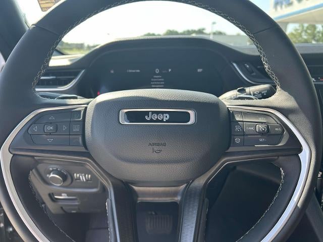 2025 Jeep Grand Cherokee Laredo 4x4