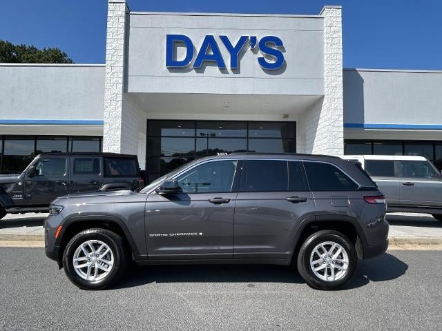 2025 Jeep Grand Cherokee Laredo 4x4