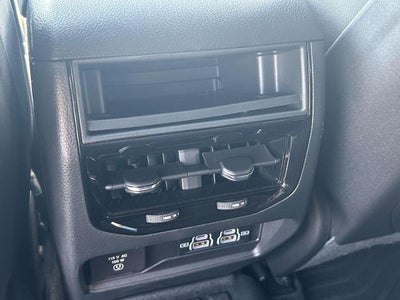 2025 Jeep Grand Cherokee Laredo 4x4