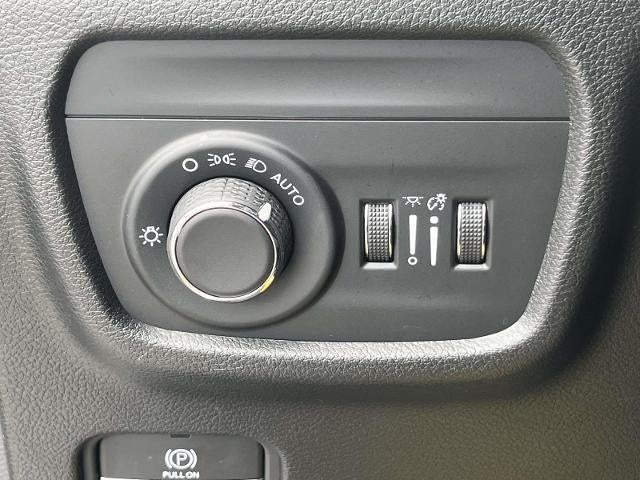 2023 Jeep Grand Cherokee L Laredo 4x4