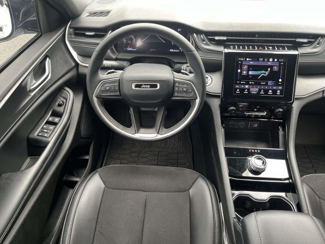 2023 Jeep Grand Cherokee L Laredo 4x4