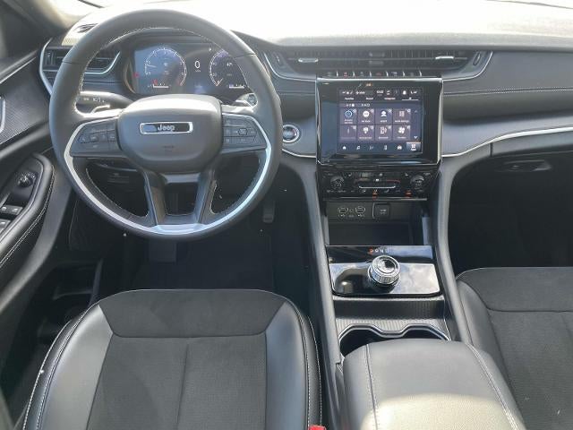 2025 Jeep Grand Cherokee L Laredo 4x4