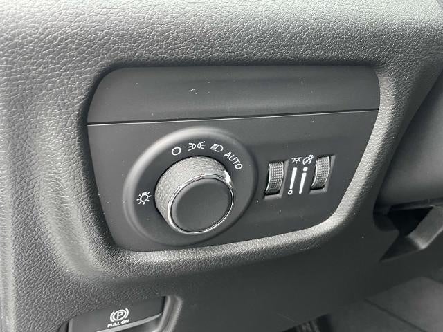 2025 Jeep Grand Cherokee L Laredo 4x4