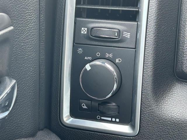 2022 RAM 1500 Classic SLT 4x4 Quad Cab 6'4" Box
