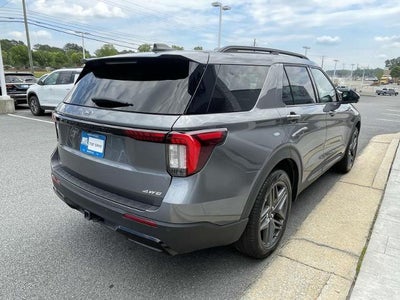 2025 Ford Explorer ST-Line 4WD