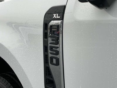 2023 Ford Super Duty F-350 SRW XL 2WD Crew Cab 6.75' Box