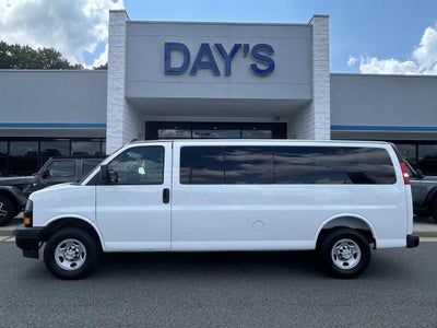 2025 Chevrolet Express Passenger 3500 Extended Wheelbase Rear-Wheel Drive 1LS