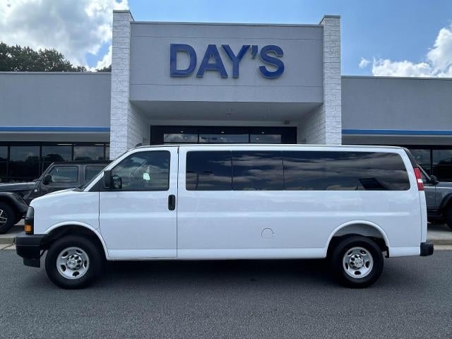 2025 Chevrolet Express Passenger 3500 Extended Wheelbase Rear-Wheel Drive 1LS