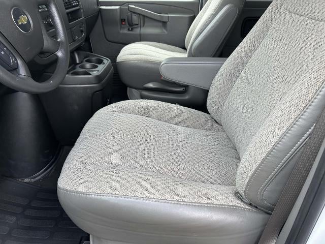2025 Chevrolet Express Passenger 3500 Extended Wheelbase Rear-Wheel Drive 1LS