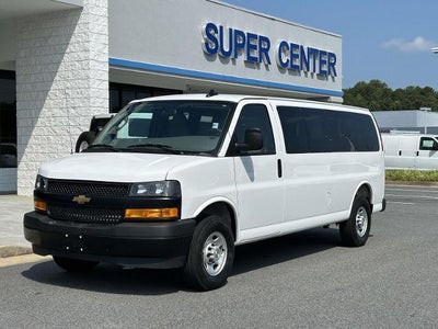 2025 Chevrolet Express Passenger 3500 Extended Wheelbase Rear-Wheel Drive 1LS