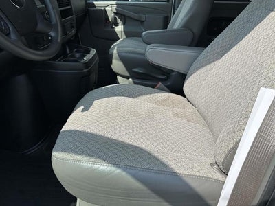 2025 Chevrolet Express Passenger 3500 Extended Wheelbase Rear-Wheel Drive 1LS