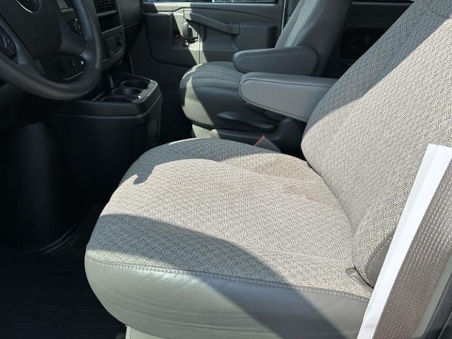 2025 Chevrolet Express Passenger 3500 Extended Wheelbase Rear-Wheel Drive 1LS