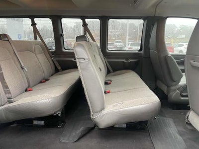 2019 Chevrolet Express Passenger 3500 3500 Extended Wheelbase Rear-Wheel Drive 1LT