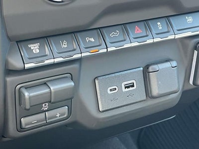 2026 Chevrolet Silverado 2500 HD Crew Cab Standard Box 4-Wheel Drive Custom
