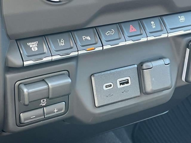 2026 Chevrolet Silverado 2500 HD Crew Cab Standard Box 4-Wheel Drive Custom