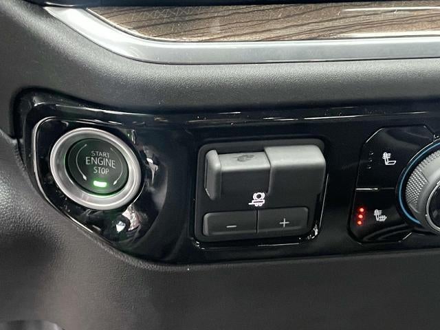 2025 Chevrolet Silverado 3500 HD Crew Cab Standard Box 4-Wheel Drive LT