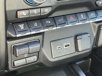 2022 Chevrolet Silverado 3500 HD Crew Cab Long Box 4-Wheel Drive High Country