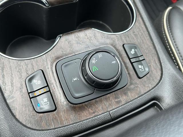 2022 GMC Acadia FWD Denali