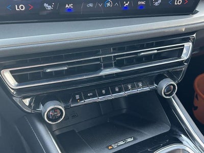 2025 Chevrolet Traverse LT w/1LT