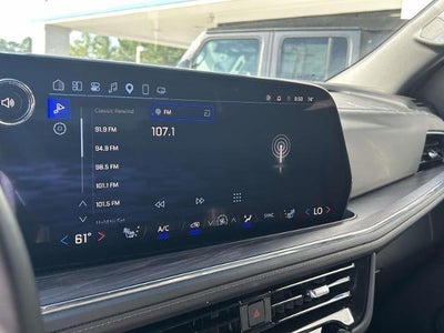 2025 Chevrolet Suburban 4WD LT