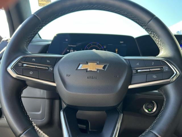2025 Chevrolet Suburban 4WD LT