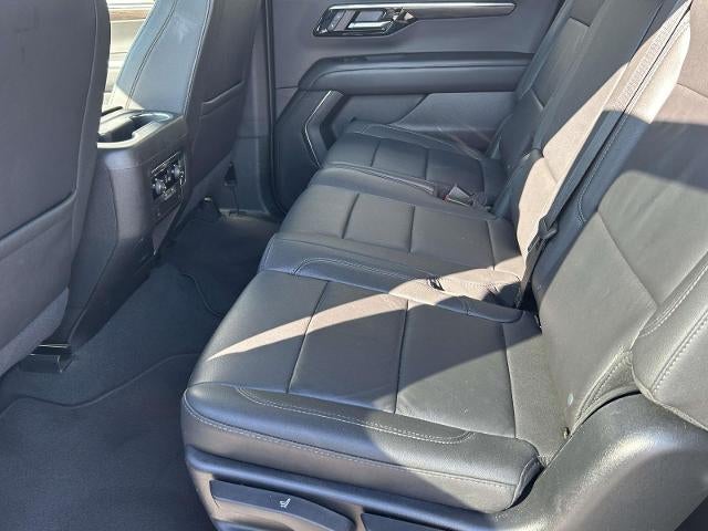 2025 Chevrolet Suburban 4WD LT