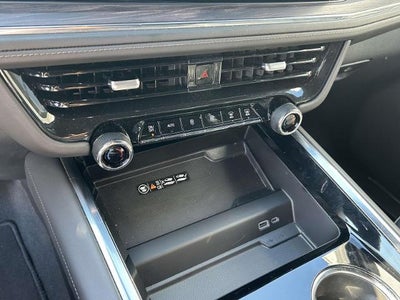 2025 Chevrolet Suburban 4WD LT