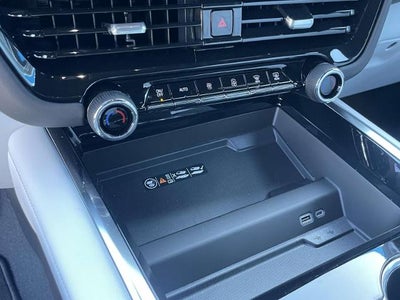 2025 Chevrolet Suburban 4WD Premier