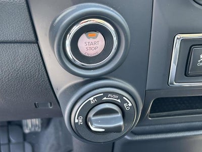 2024 Nissan TITAN 4x4 Crew Cab SV