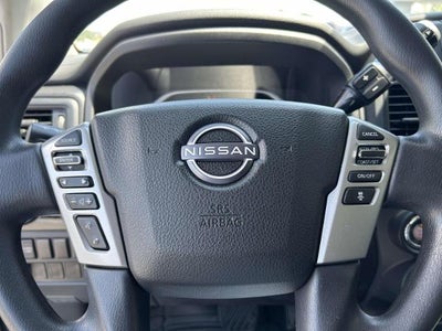 2024 Nissan TITAN 4x4 Crew Cab SV