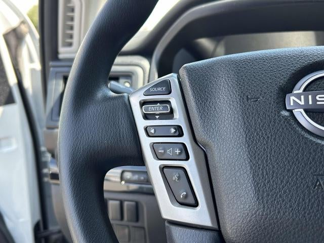 2024 Nissan TITAN 4x4 Crew Cab SV