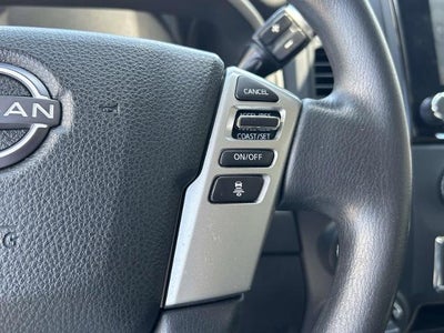 2024 Nissan TITAN 4x4 Crew Cab SV