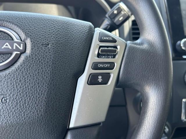 2024 Nissan TITAN 4x4 Crew Cab SV
