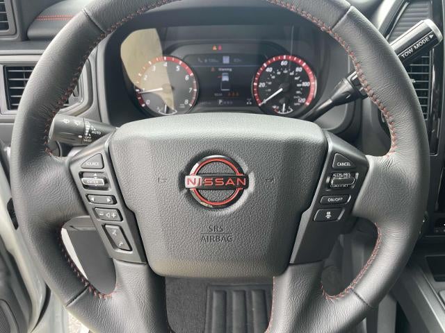 2024 Nissan Titan 4x4 Crew Cab SV