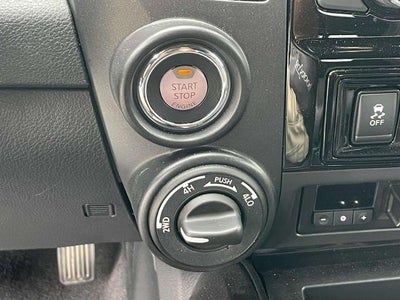 2024 Nissan Titan 4x4 Crew Cab SV