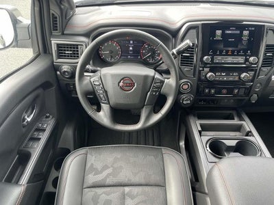 2024 Nissan Titan 4x4 Crew Cab SV