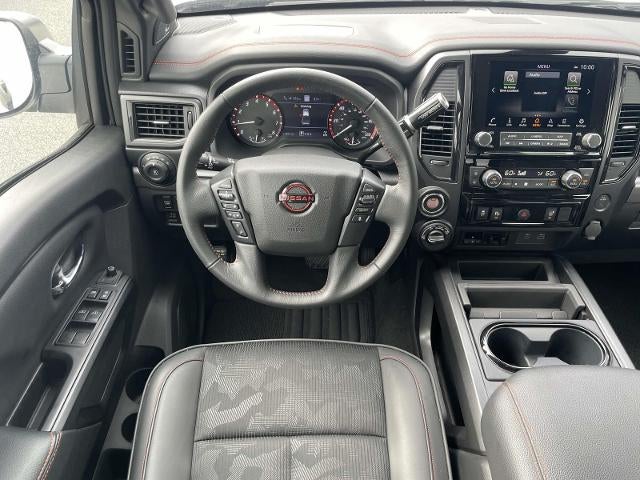 2024 Nissan Titan 4x4 Crew Cab SV