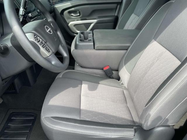 2024 Nissan Titan 4x2 Crew Cab SV