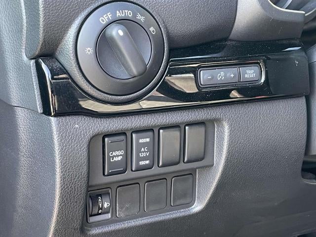 2024 Nissan Titan 4x2 Crew Cab SV
