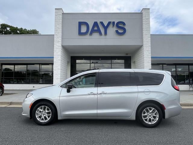 2024 Chrysler Pacifica Touring L FWD