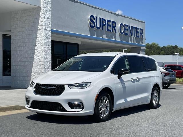 2024 Chrysler Pacifica Touring L's photo