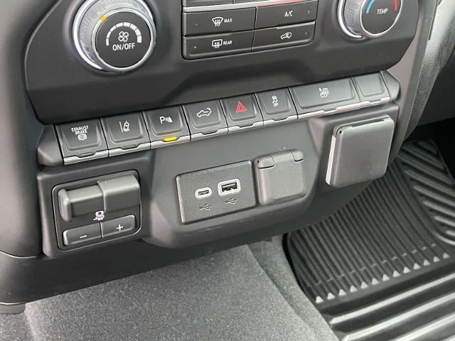 2026 Chevrolet Silverado 2500 HD Crew Cab Standard Box 4-Wheel Drive Custom