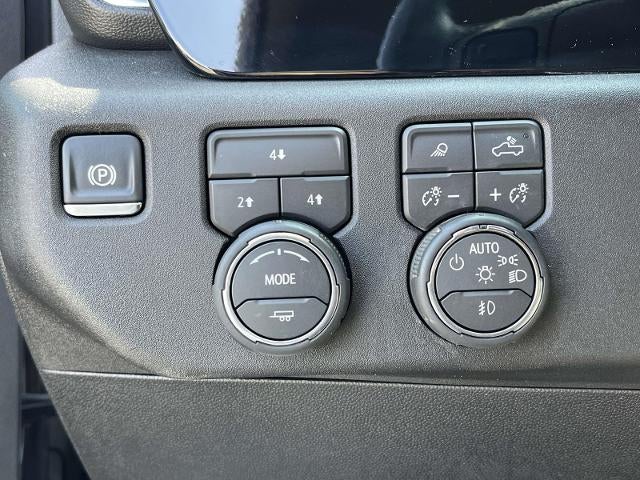 2025 Chevrolet Silverado 3500 HD Crew Cab Standard Box 4-Wheel Drive LT