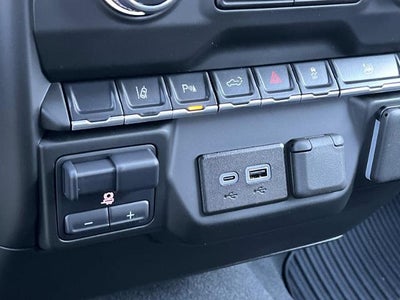 2024 Chevrolet Silverado 2500 HD Crew Cab Standard Box 4-Wheel Drive Custom