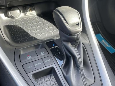 2025 Toyota RAV4 LE FWD (GS)