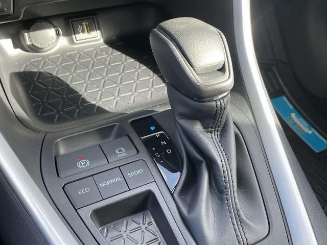 2025 Toyota RAV4 LE FWD (GS)