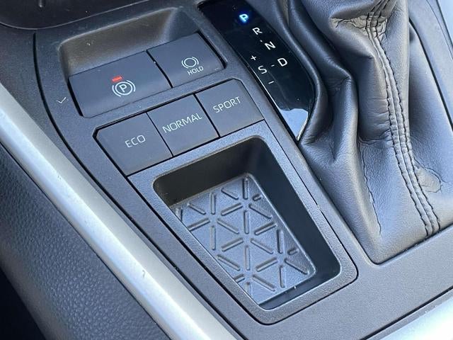 2024 Toyota RAV4 XLE FWD (GS)